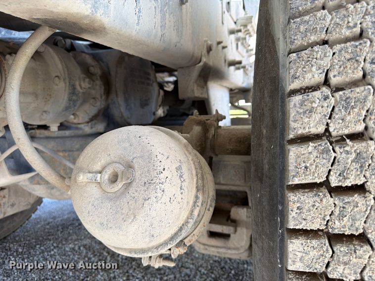 image for item FU4500 2005 Mack Granite CV713 ready mix truck