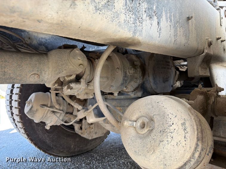 image for item FU4500 2005 Mack Granite CV713 ready mix truck