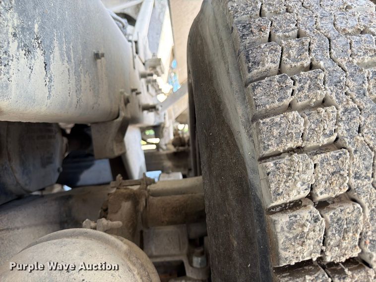 image for item FU4500 2005 Mack Granite CV713 ready mix truck