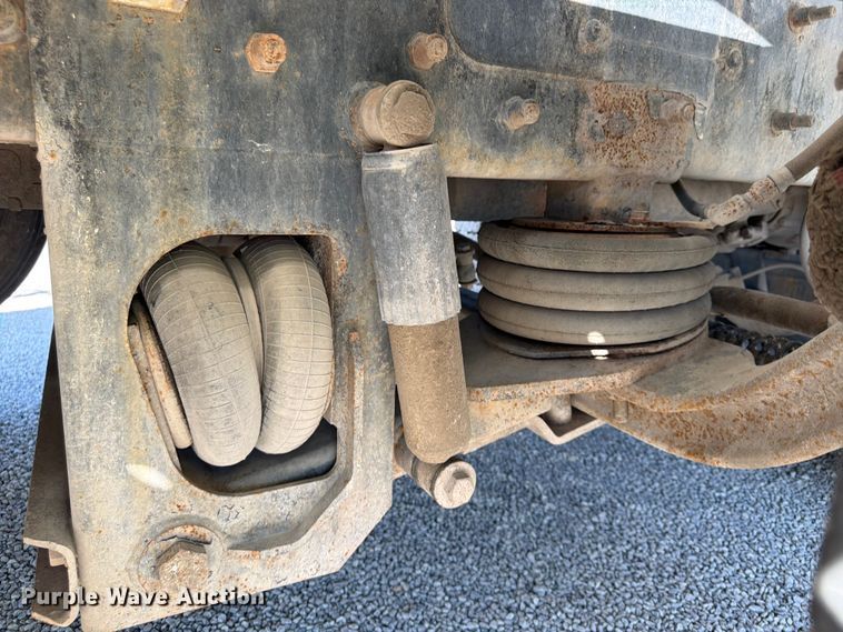 image for item FU4500 2005 Mack Granite CV713 ready mix truck