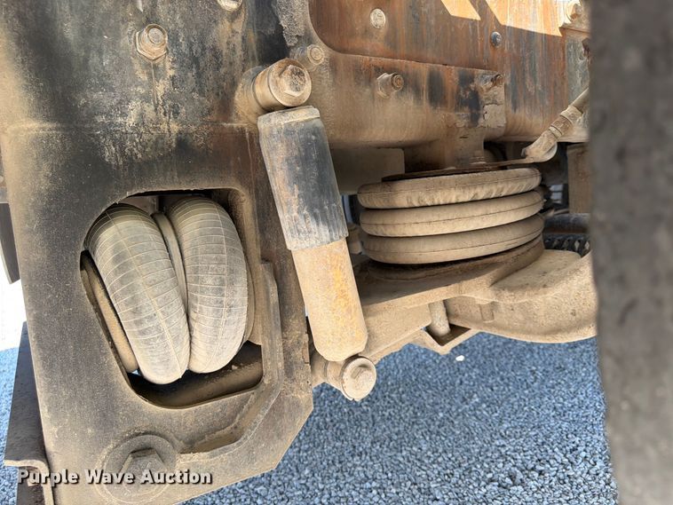 image for item FU4500 2005 Mack Granite CV713 ready mix truck