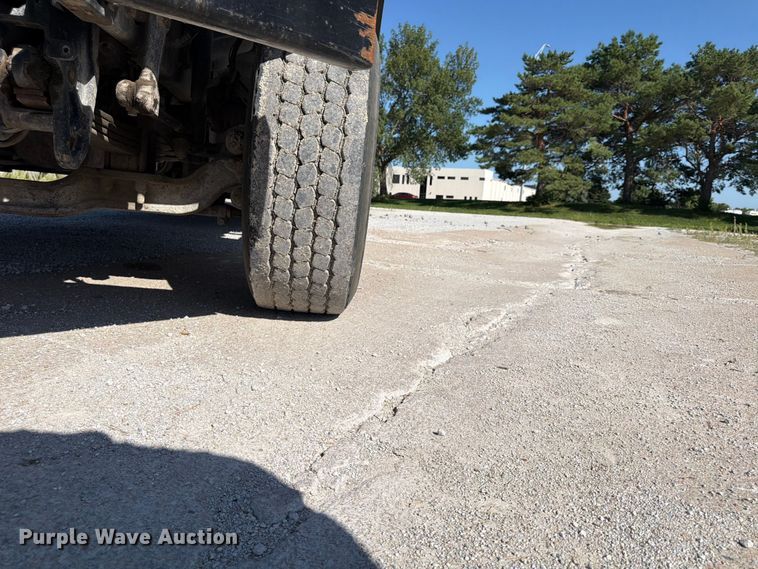 image for item FU4500 2005 Mack Granite CV713 ready mix truck