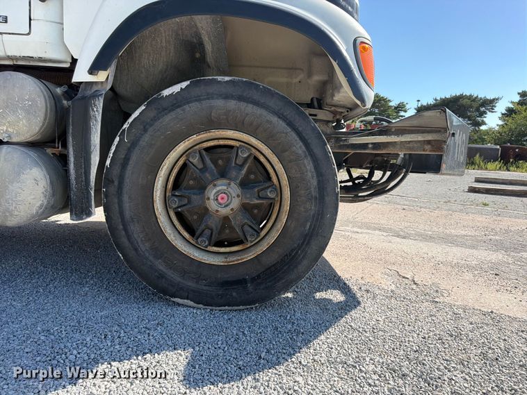 image for item FU4500 2005 Mack Granite CV713 ready mix truck