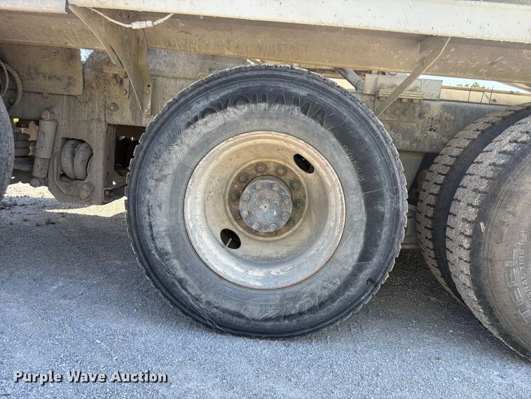 image for item FU4500 2005 Mack Granite CV713 ready mix truck