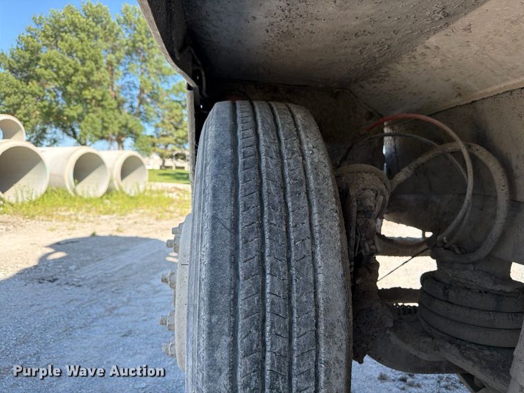 image for item FU4500 2005 Mack Granite CV713 ready mix truck
