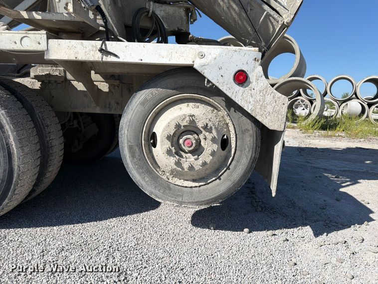 image for item FU4500 2005 Mack Granite CV713 ready mix truck