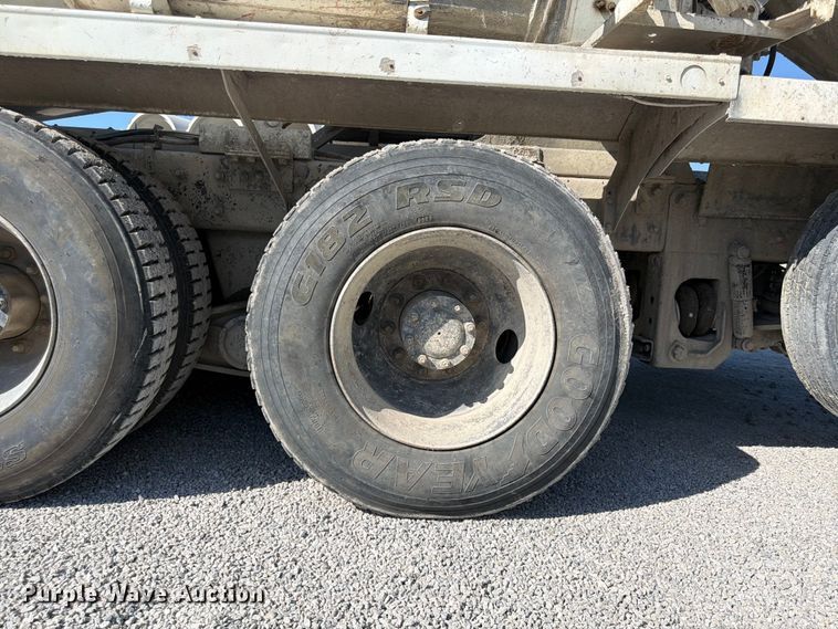 image for item FU4500 2005 Mack Granite CV713 ready mix truck