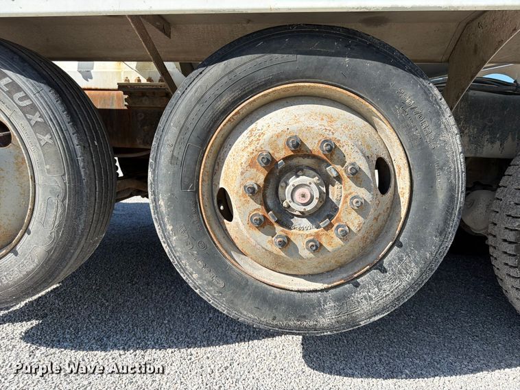 image for item FU4500 2005 Mack Granite CV713 ready mix truck