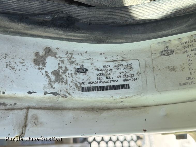 image for item FU4500 2005 Mack Granite CV713 ready mix truck