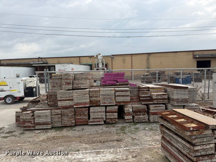 image for item FU4520 Miscellaneous concrete forms