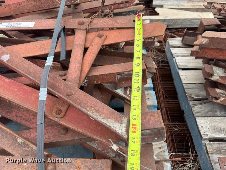 image for item FU4520 Miscellaneous concrete forms