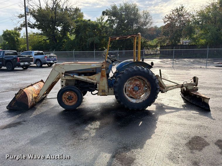image for item FU4521 Long 1563 tractor