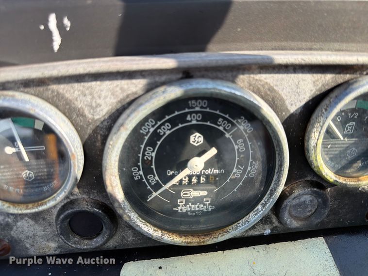 image for item FU4521 Long 1563 tractor