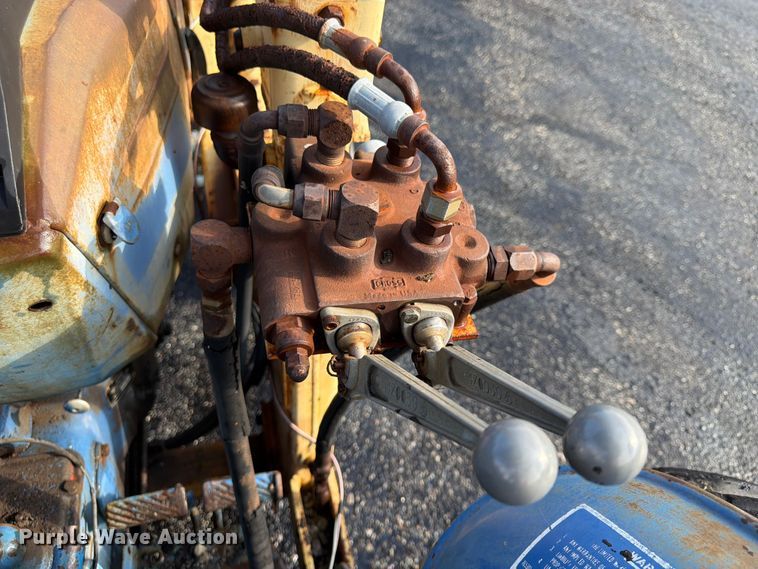 image for item FU4521 Long 1563 tractor