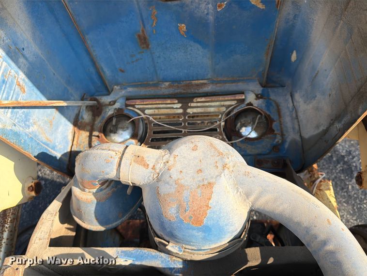 image for item FU4521 Long 1563 tractor