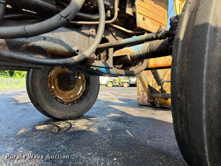 image for item FU4521 Long 1563 tractor