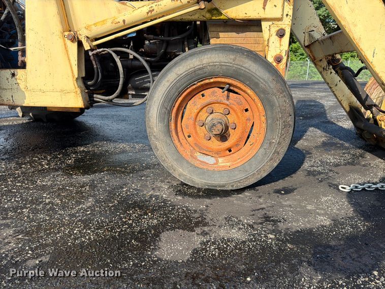 image for item FU4521 Long 1563 tractor