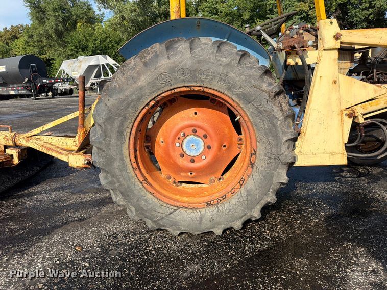 image for item FU4521 Long 1563 tractor