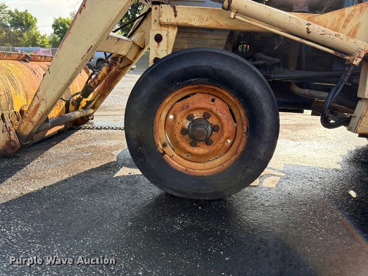 image for item FU4521 Long 1563 tractor