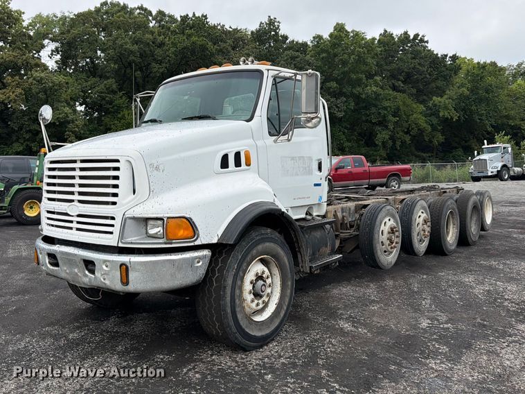 2004 Sterling L9500 truck cab and chassis