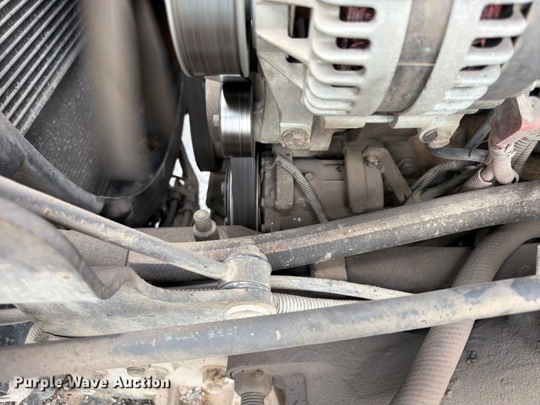 image for item FU4526 2004 Sterling L9500 truck cab and chassis