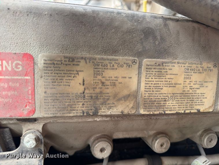 image for item FU4526 2004 Sterling L9500 truck cab and chassis