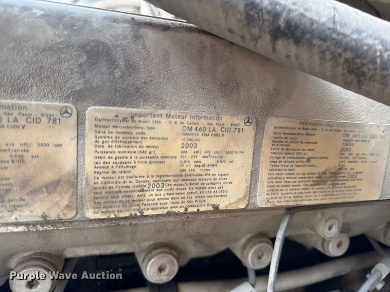 image for item FU4526 2004 Sterling L9500 truck cab and chassis
