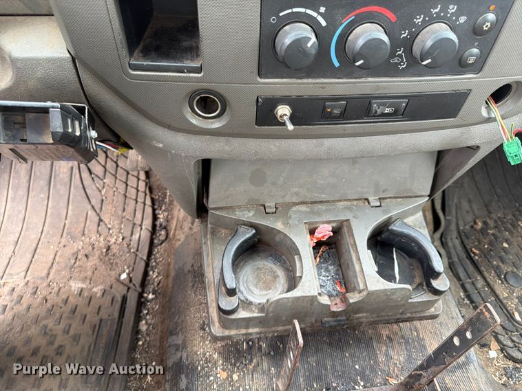 image for item FU4528 2008 Dodge Ram 3500 Ext. Cab pickup truck
