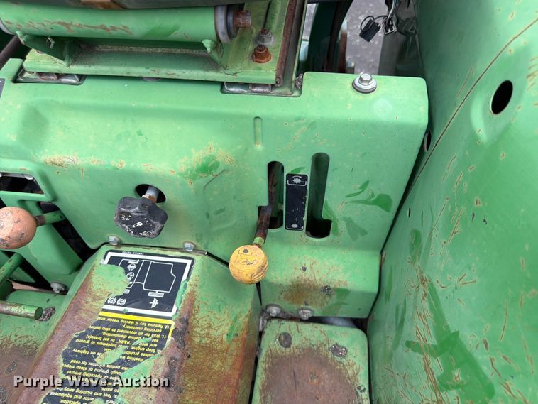 image for item FU4529 John Deere 790 tractor