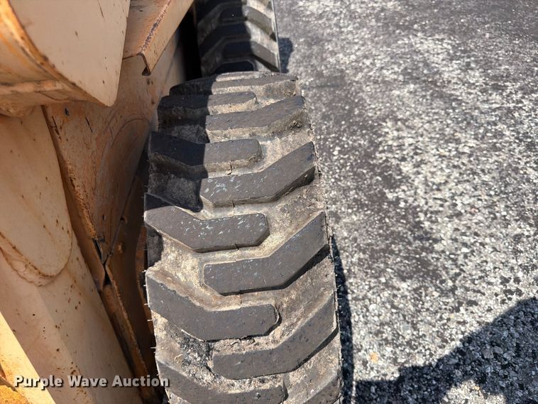 image for item FU4533 Case 1840 skid steer loader