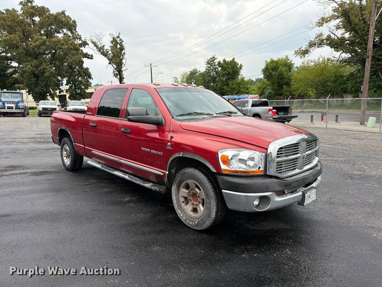 image for item FU4534 2006 Dodge Ram 2500 Crew Cab pickup truck