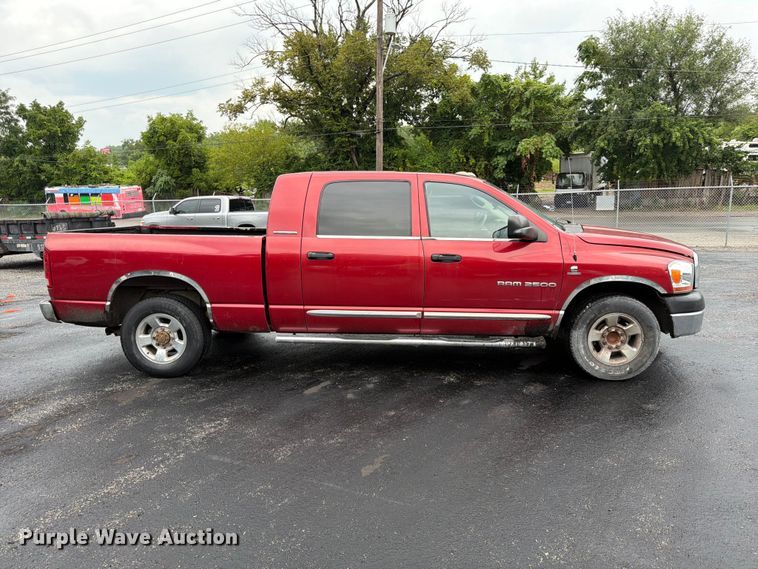 image for item FU4534 2006 Dodge Ram 2500 Crew Cab pickup truck