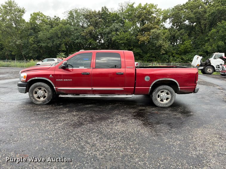image for item FU4534 2006 Dodge Ram 2500 Crew Cab pickup truck
