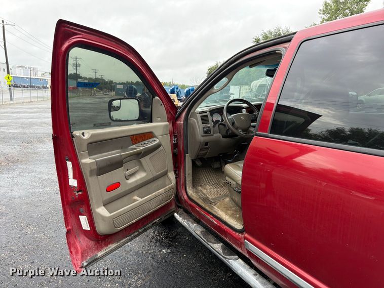 image for item FU4534 2006 Dodge Ram 2500 Crew Cab pickup truck