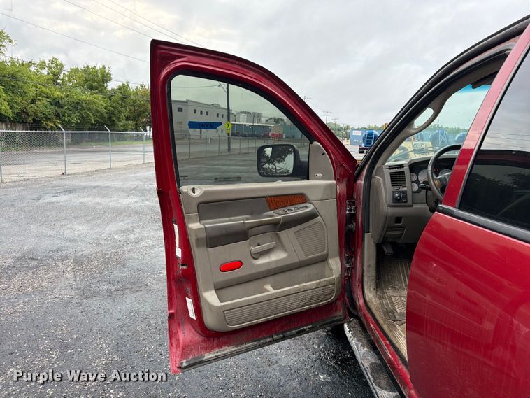 image for item FU4534 2006 Dodge Ram 2500 Crew Cab pickup truck
