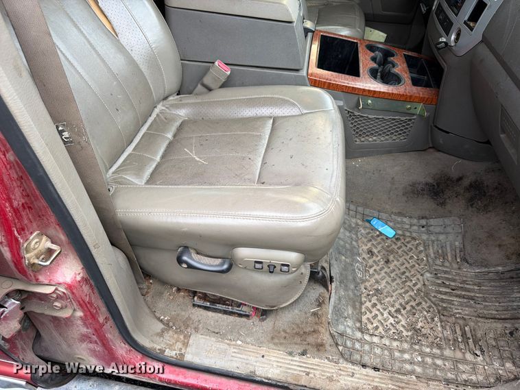 image for item FU4534 2006 Dodge Ram 2500 Crew Cab pickup truck