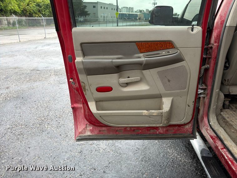 image for item FU4534 2006 Dodge Ram 2500 Crew Cab pickup truck