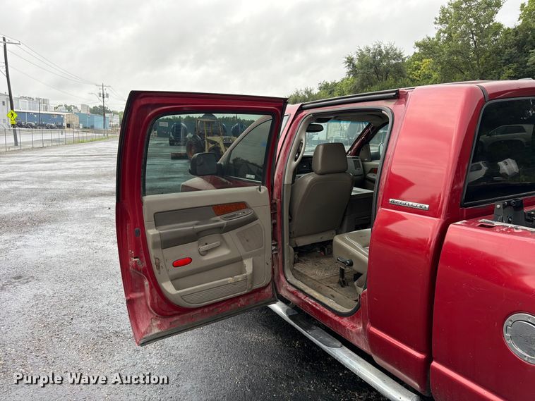 image for item FU4534 2006 Dodge Ram 2500 Crew Cab pickup truck