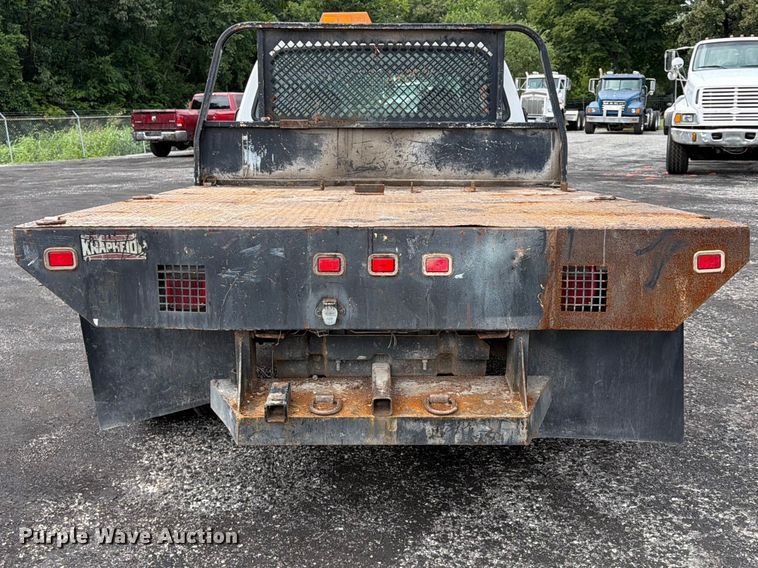 image for item FU4535 2000 Ford F350 Super Duty Crew Cab flatbed pickup truck