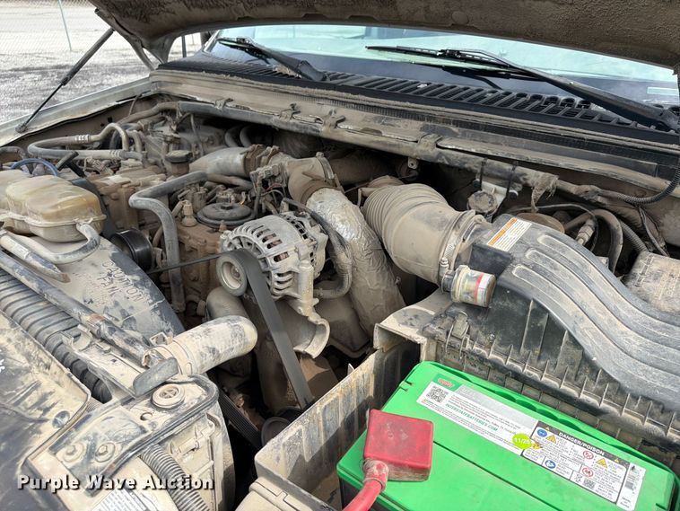 image for item FU4535 2000 Ford F350 Super Duty Crew Cab flatbed pickup truck