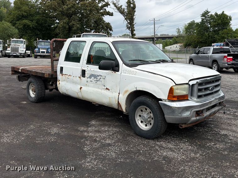 image for item FU4536 2001 Ford F250 Super Duty Crew Cab flatbed pickup truck
