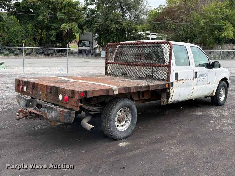 image for item FU4536 2001 Ford F250 Super Duty Crew Cab flatbed pickup truck