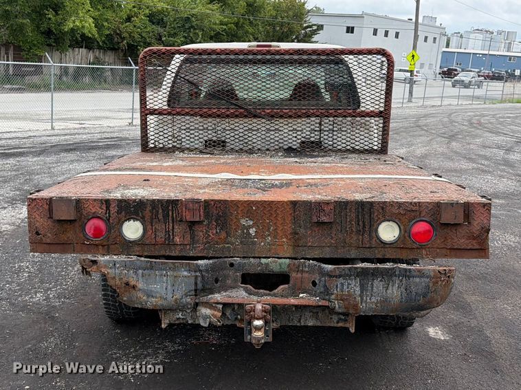 image for item FU4536 2001 Ford F250 Super Duty Crew Cab flatbed pickup truck