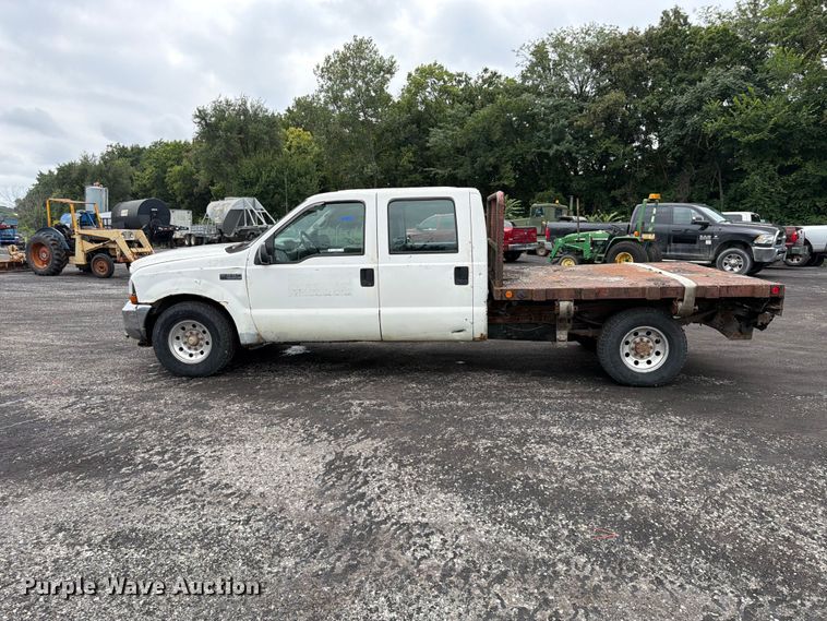 image for item FU4536 2001 Ford F250 Super Duty Crew Cab flatbed pickup truck