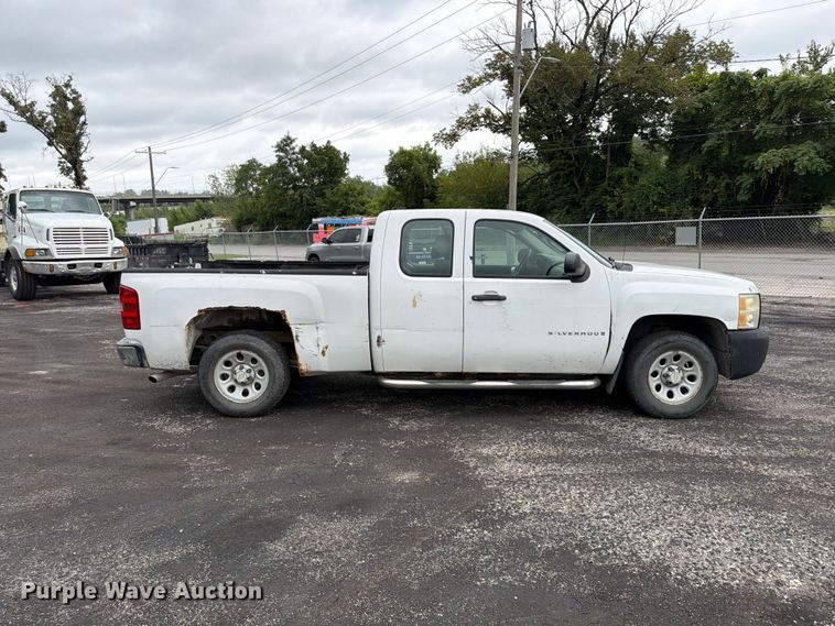 image for item FU4537 2009 Chevrolet Silverado 1500 Ext. Cab pickup truck