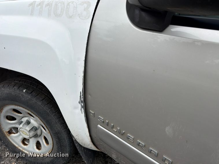 image for item FU4537 2009 Chevrolet Silverado 1500 Ext. Cab pickup truck
