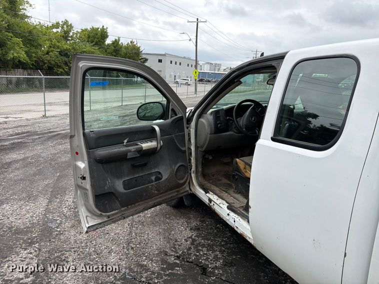image for item FU4537 2009 Chevrolet Silverado 1500 Ext. Cab pickup truck