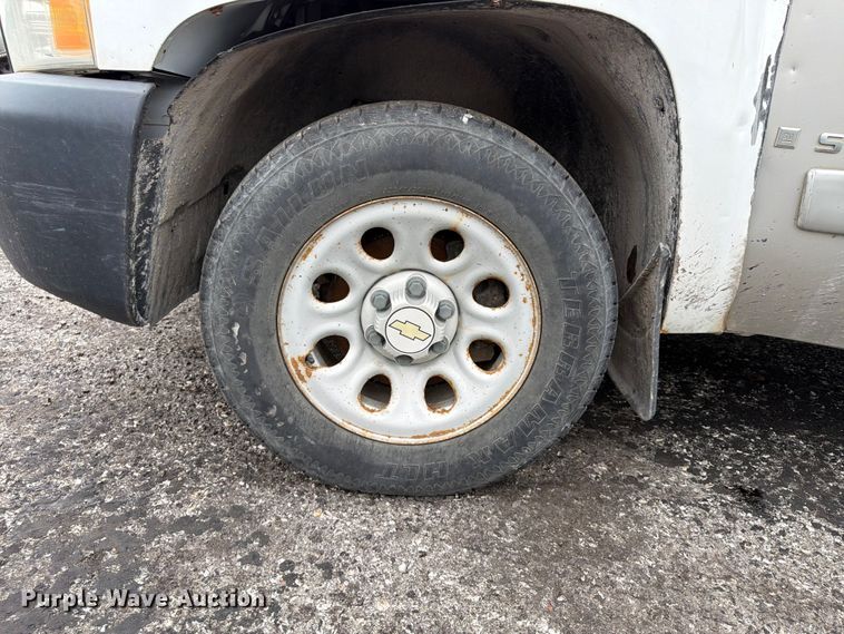 image for item FU4537 2009 Chevrolet Silverado 1500 Ext. Cab pickup truck