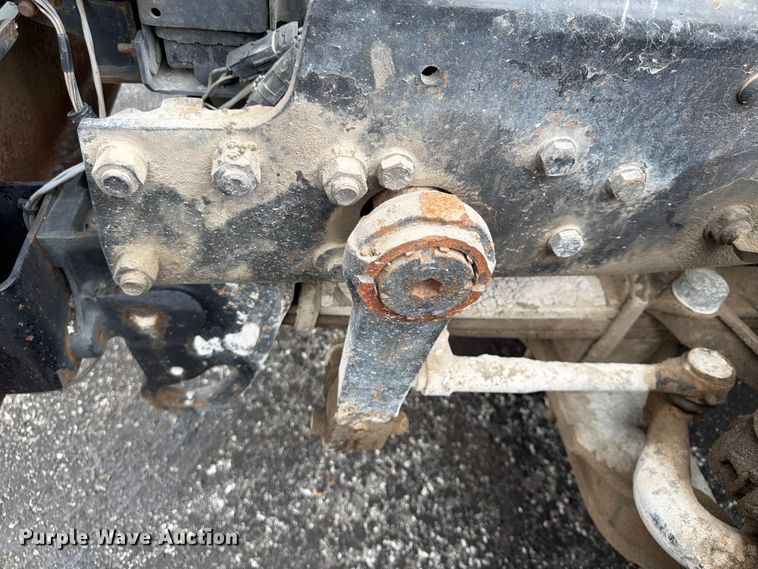 image for item FU4538 2002 Mack CV truck cab and chassis