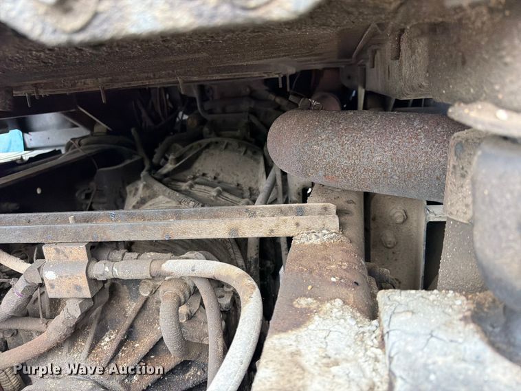 image for item FU4538 2002 Mack CV truck cab and chassis